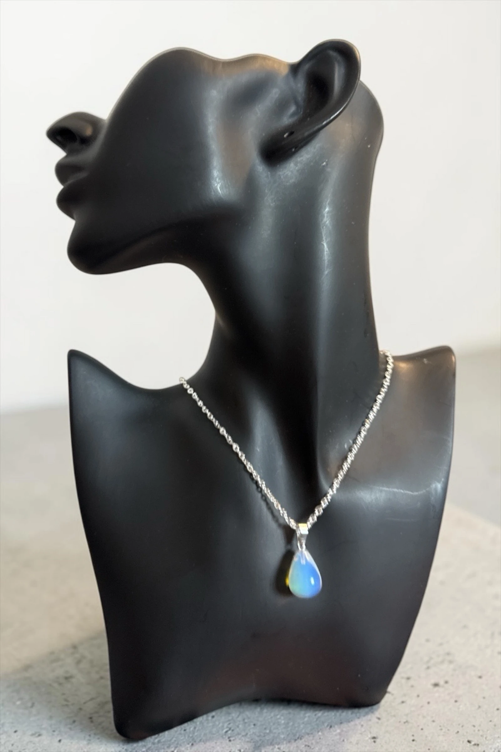 Collar acero con colgante efecto ópalo sintético lágrima ajustable